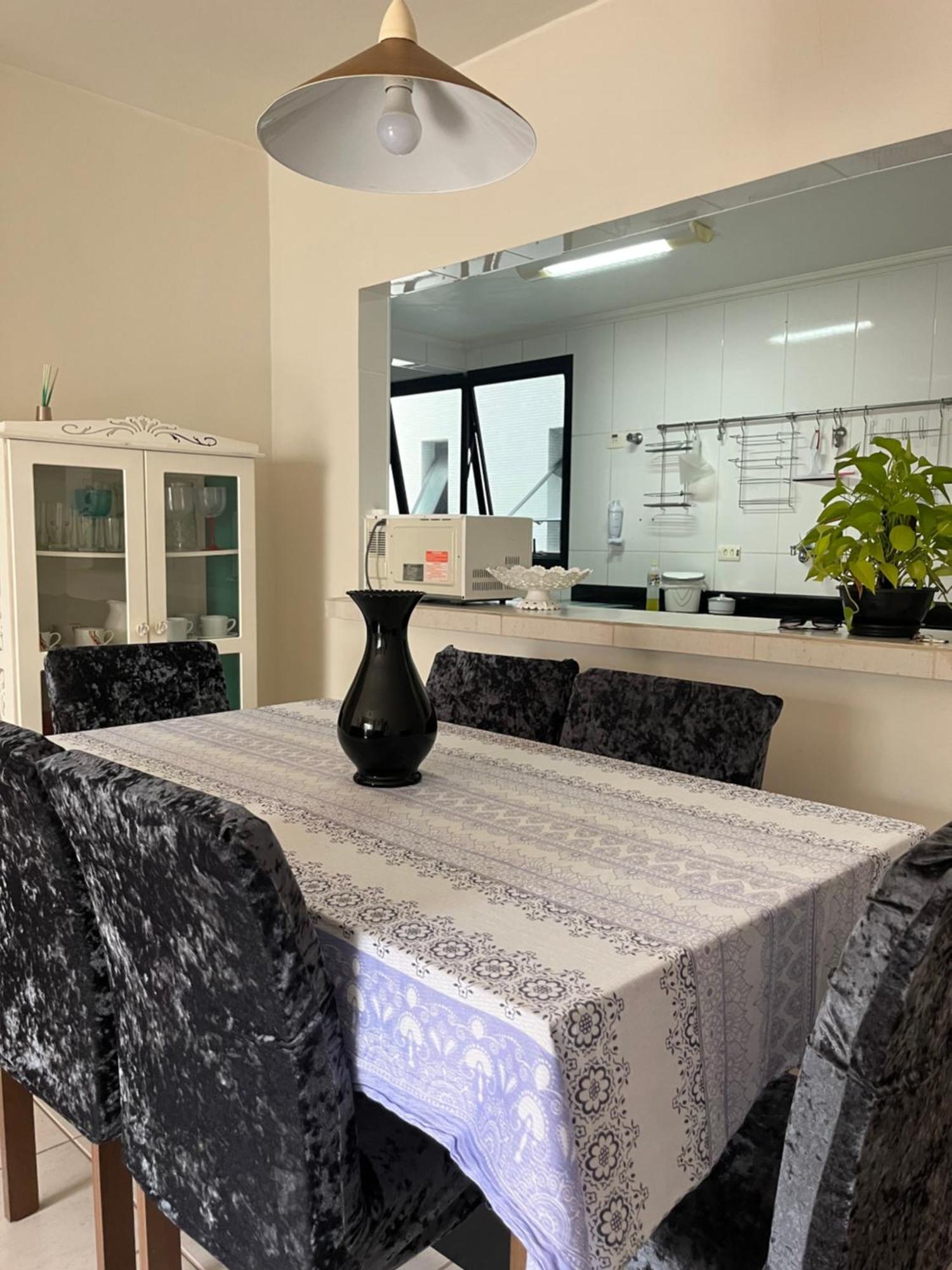 Apartamento Amplo A Menos De 400 Metros Da Praia Localizado Proximo A Praca Da Brunella, Area Nobre Do Guaruja. ภายนอก รูปภาพ
